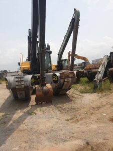 LOCATION DE PELLE HYDRAULIQUE AMPHIBIE VOLVO