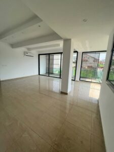 Location d'un appartement 4 pièces de haut standing sur Cocody riviera 4