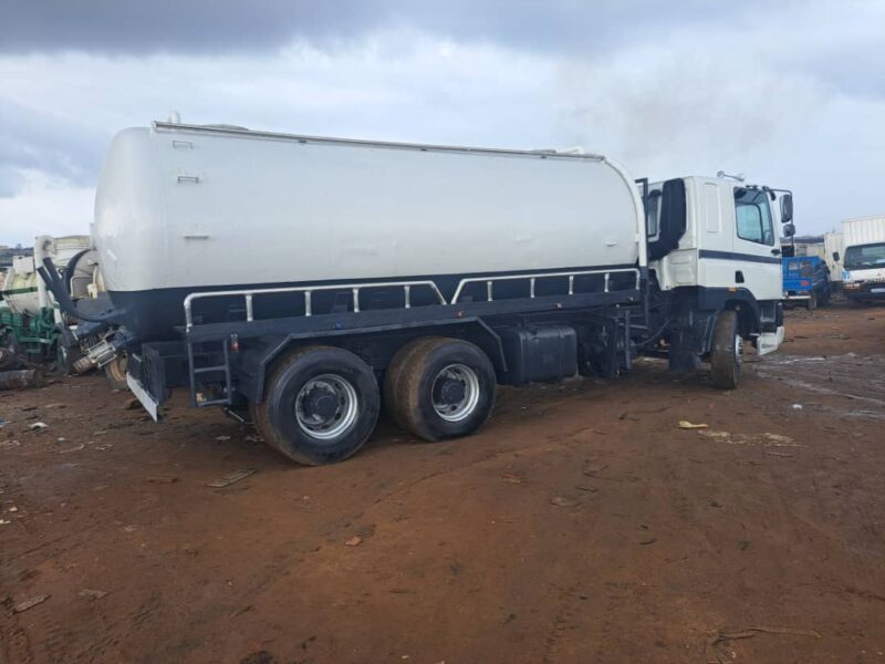 Camions citerne d'eau