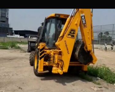 Tractopelle à louer