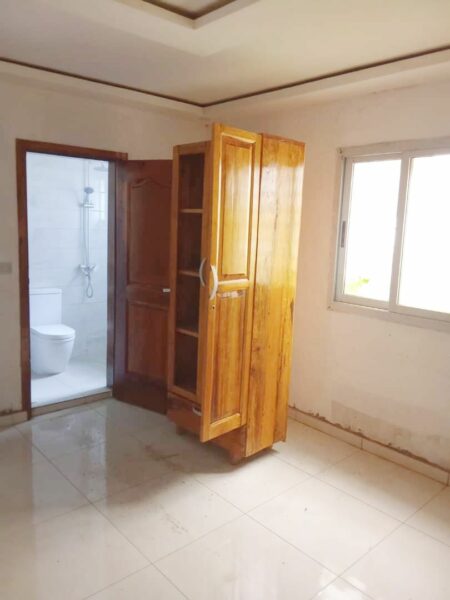 Villa basse de 4 pièces à louer à Bingerville