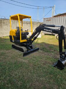 Mini pelle Volvo à louer