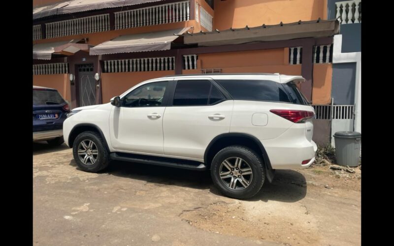 Location d'une Toyota Fortuner