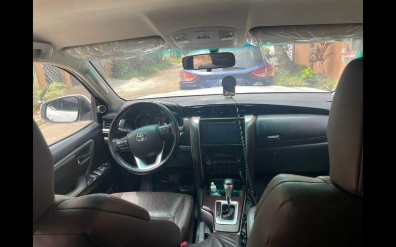 Location d'une Toyota Fortuner