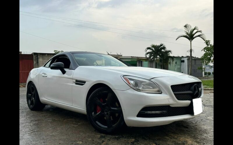 Location d'une MERCEDES SLK CABRIOLET ANNÉE 2015