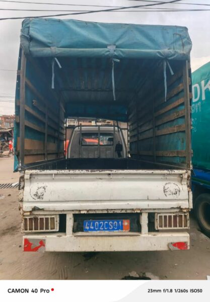 Camion bâcher à louer