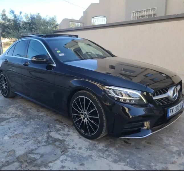 Mercedes E200 à louer