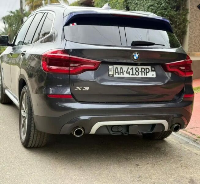 Location d'une BMW X3 à Abidjan