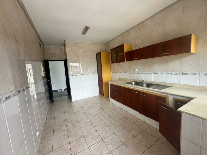 Villa 5 pièces à louer à Bassam