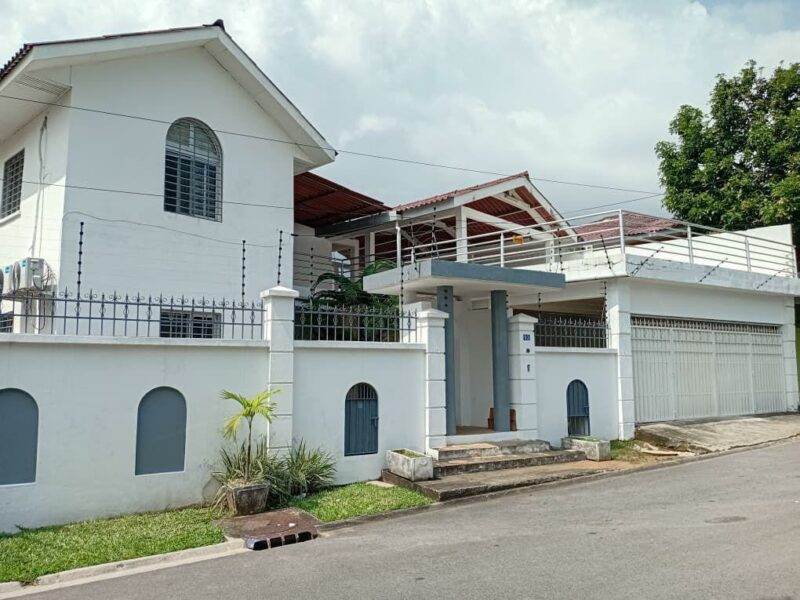 Villa 5 pièces à louer à Bassam