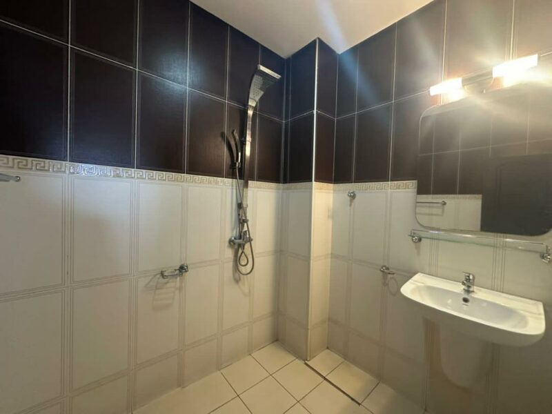 Villa 5 pièces à louer à Bassam