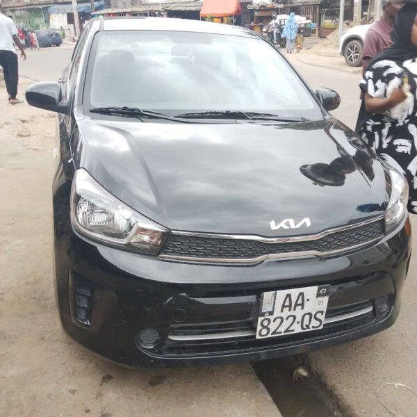 Location d'une Kia Rio berline