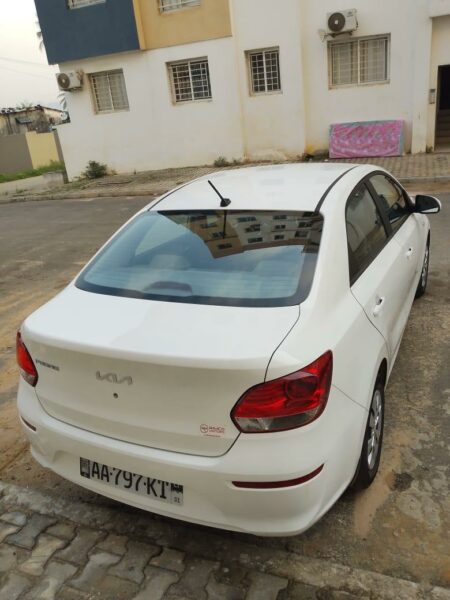 Location d'une Kia Rio berline