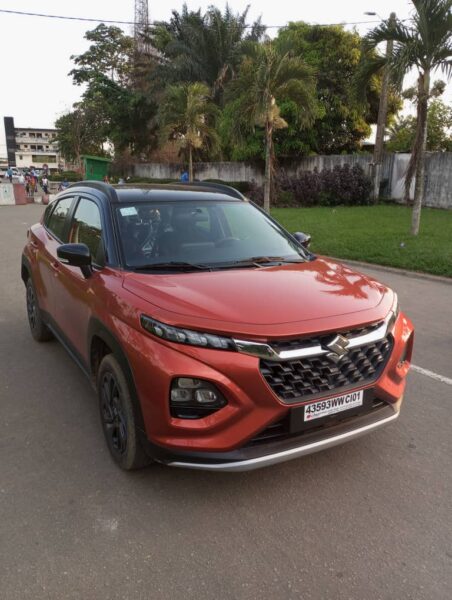 Location de Suzuki Fronx orange