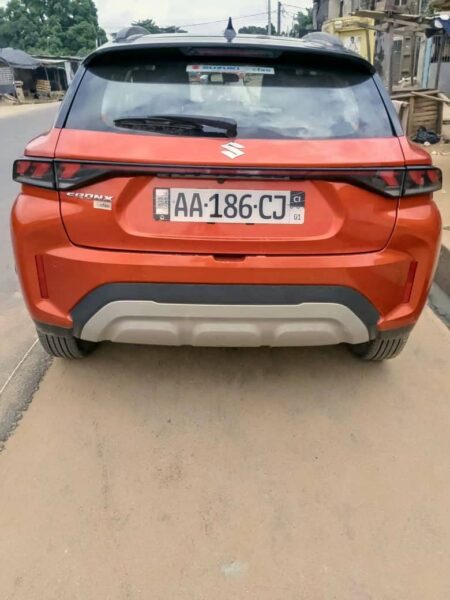 Location de Suzuki Fronx orange