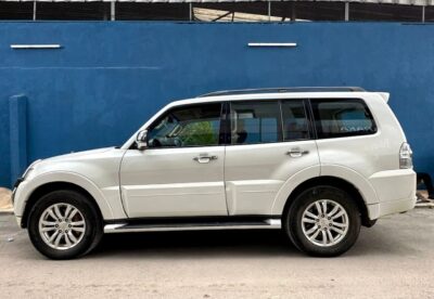 Location d'une Pajero sur Abidjan