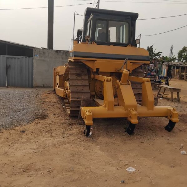 Location d'un Bulldozer D6 sur Abidjan