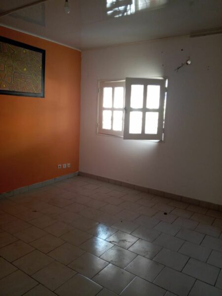 Location d'une Villa Duplex de 5 pièces à Cocody