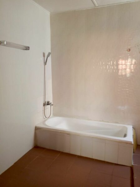 Location d'une Villa Duplex de 5 pièces à Cocody