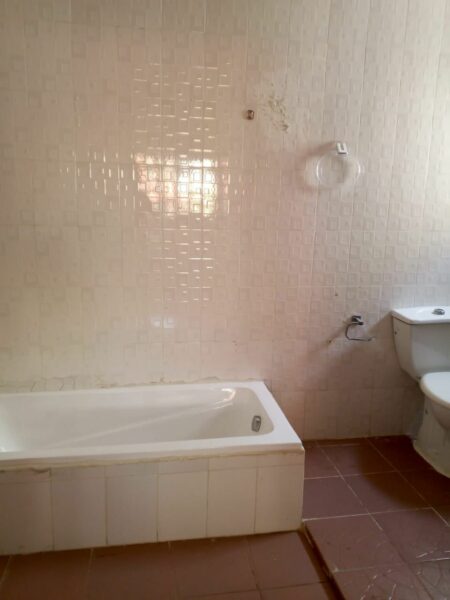 Location d'une Villa Duplex de 5 pièces à Cocody