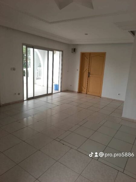 Villa triplex à louer à la Riviera palmeraie