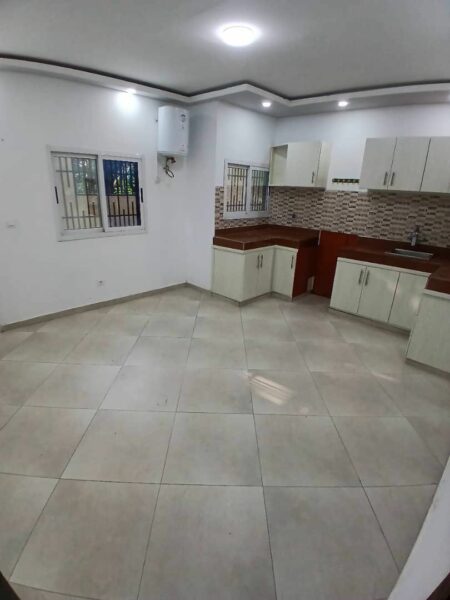 Appartement 3 pièces à louer au rez-de-chaussée sur Bingerville