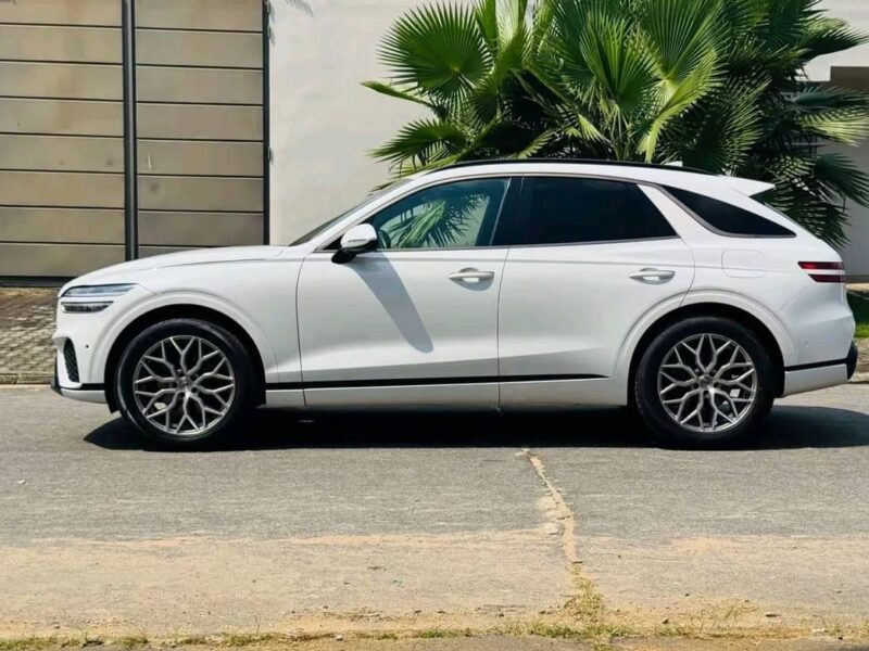 Location d'une Génésis sur Abidjan