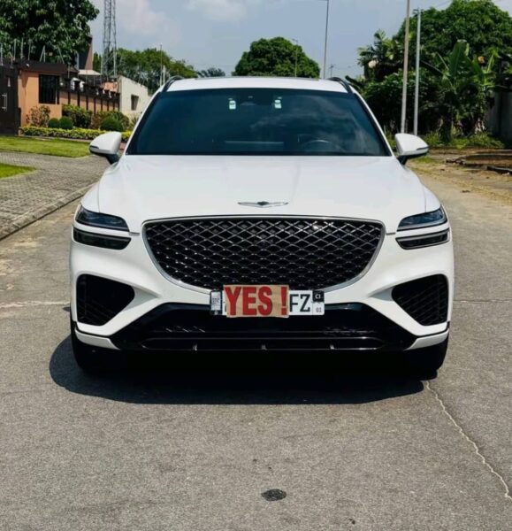 Location d'une Génésis sur Abidjan