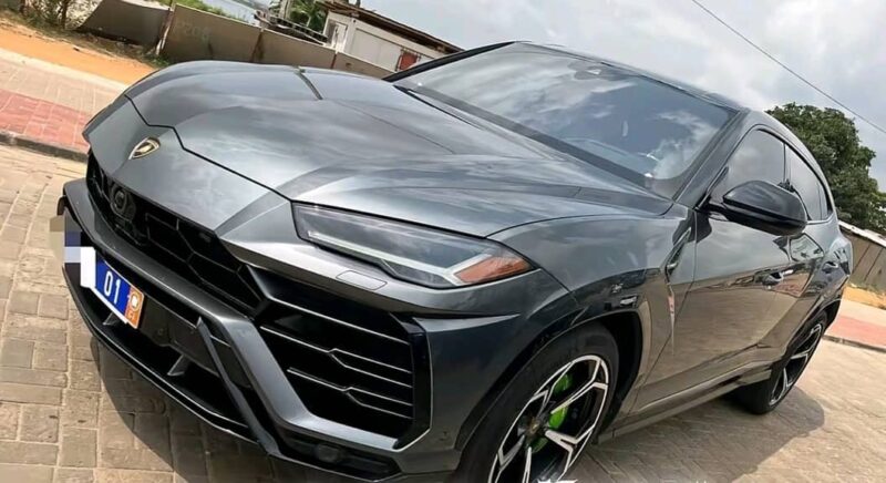 Location d'une Lamborghini Urus sur Abidjan