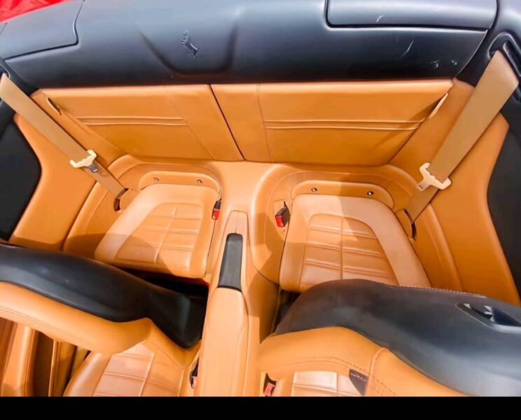 Location d'une Ferrari California