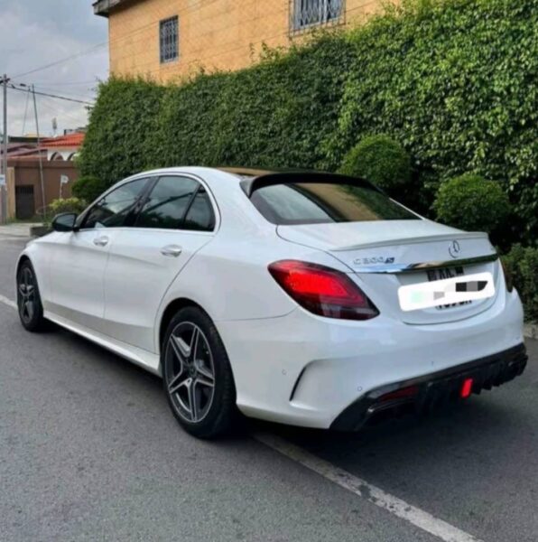 Mercedes BENZ C300s