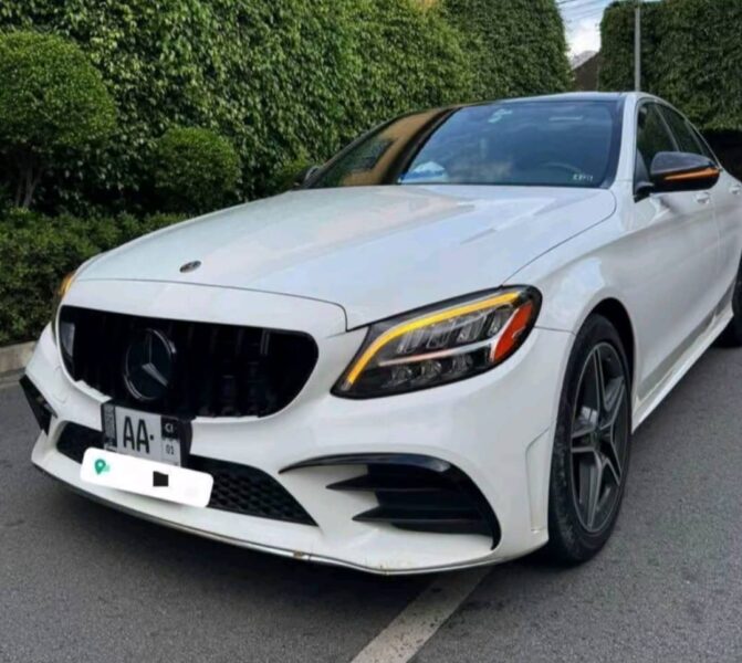 Mercedes BENZ C300s
