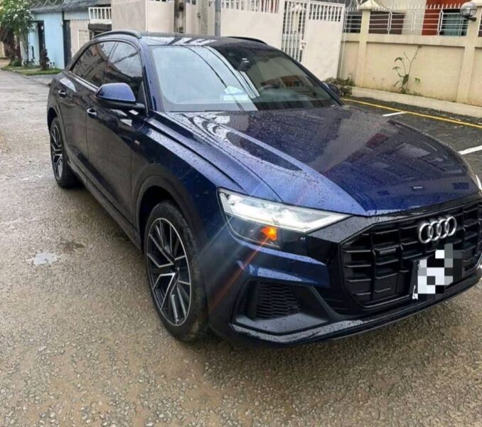 Location d'une AUDI Q8 QUATTRO S-LINE 2020