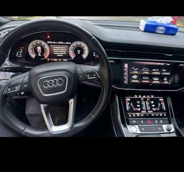 Location d'une AUDI Q8 QUATTRO S-LINE 2020