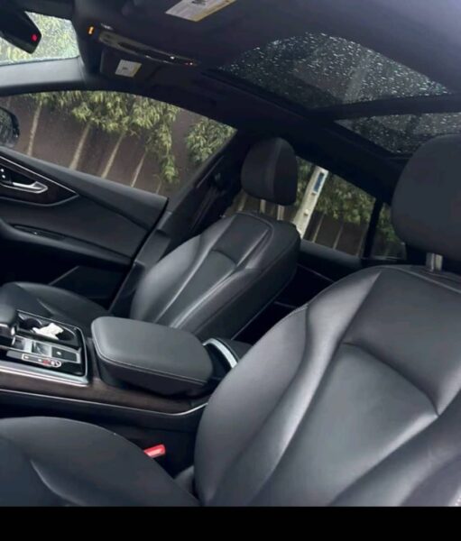 Location d'une AUDI Q8 QUATTRO S-LINE 2020