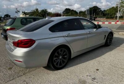 Location d'une BMW 43 OI