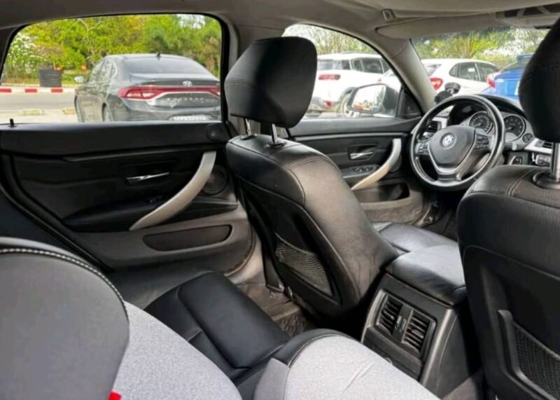 Location d'une BMW 43 OI