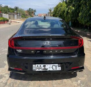 Location d'une Sonata 2021 sur Abidjan