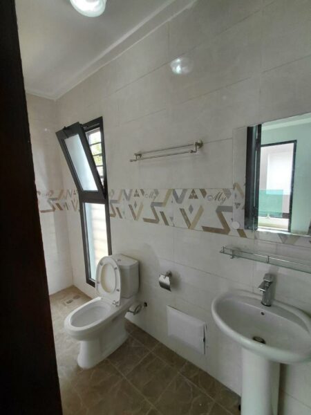 Location d'une Villa duplex de 5 pièces sur Bingerville