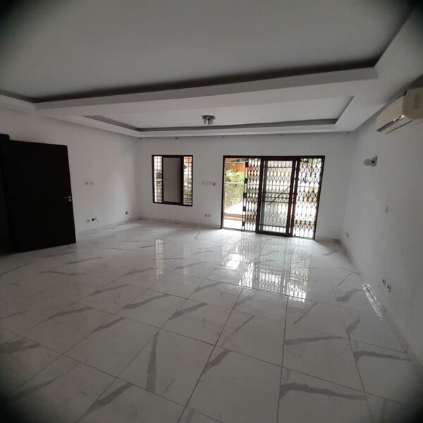 Location d'un appartement 4 pièces sur Cocody deux plateaux
