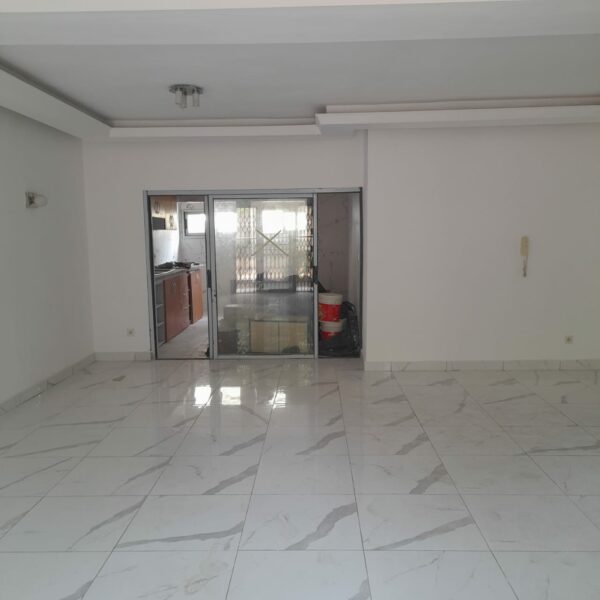 Location d'un appartement 4 pièces sur Cocody deux plateaux