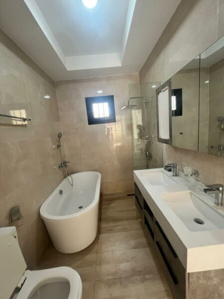 Location d'un appartement 3 pièces de haut standing sur Cocody