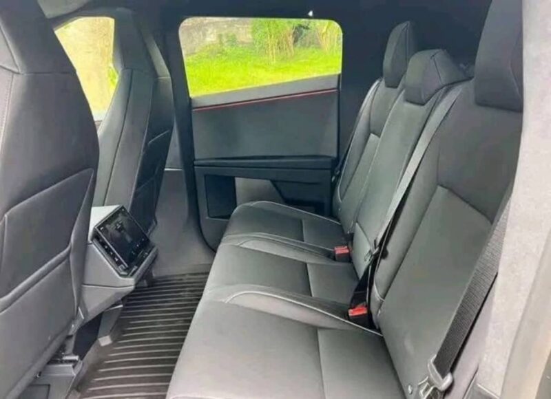 Location de Cybertruck Tesla sur Abidjan