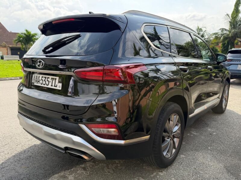 Location d'une Hyundai Santafe sur Abidjan