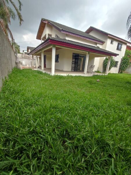 Location d'une Villa Duplex de 6 pièces sur Cocody Riviera Palmeraie