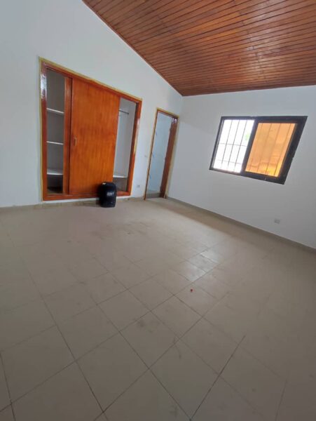 Location d'une Villa Duplex de 6 pièces sur Cocody Riviera Palmeraie