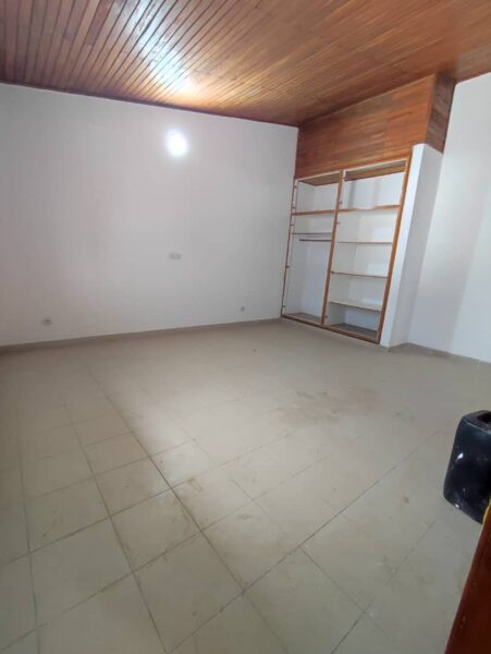 Location d'une Villa Duplex de 6 pièces sur Cocody Riviera Palmeraie