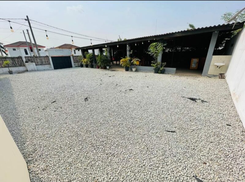 Location d'espace commercial sur Faya