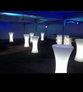 Location de mange table debout lumineux pour vos évènements