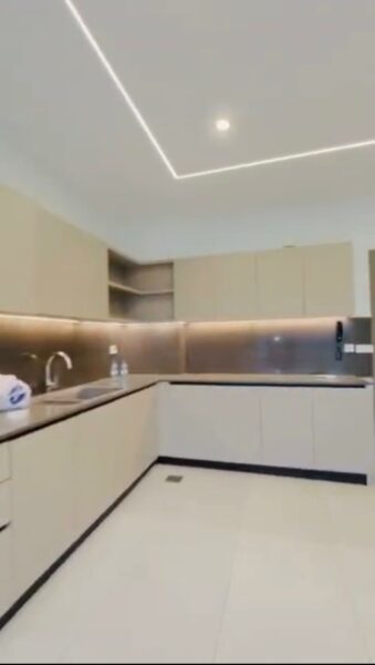 Location d'un appartement 5 pièces de haut standing sur Marcory zone 4